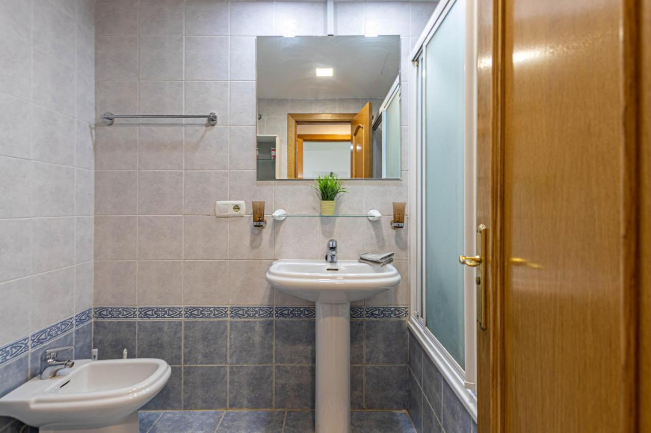 797 Holiday Rentals- Duplex Para 7 En La Carihuela A 1 Min De La Playa Torremolinos Eksteriør bilde