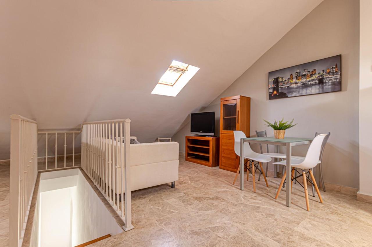 797 Holiday Rentals- Duplex Para 7 En La Carihuela A 1 Min De La Playa Torremolinos Eksteriør bilde